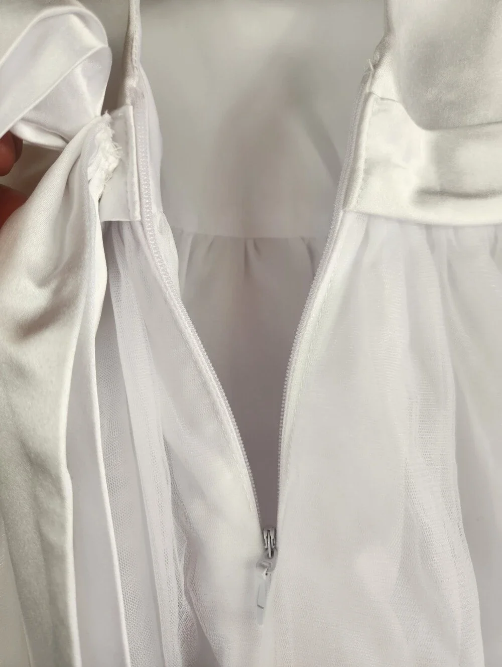 AZAZIE Marlee Flower Girl Dress White Satin Tulle Bow Back Wedding Size 3 NWT